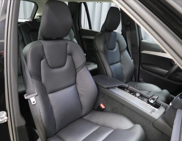 Volvo XC90 12