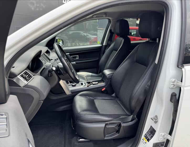 Land Rover Discovery Sport 11