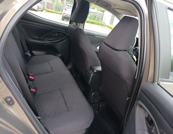 Toyota Yaris 13