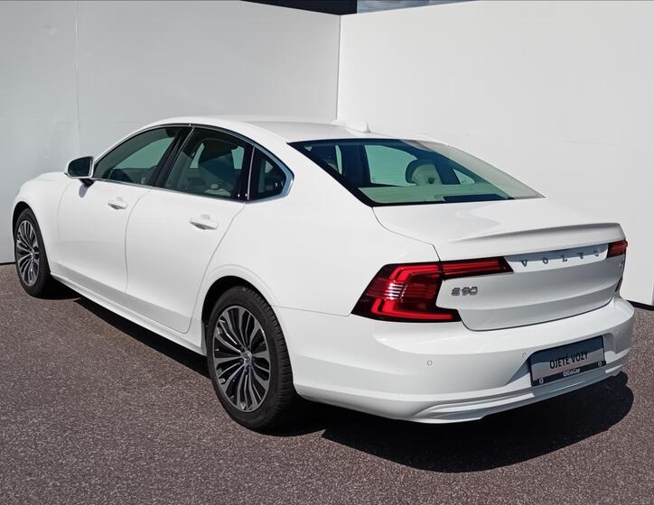 Volvo S90 9