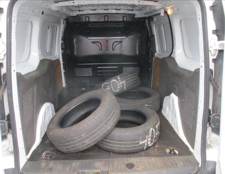 Ford Transit Connect 11