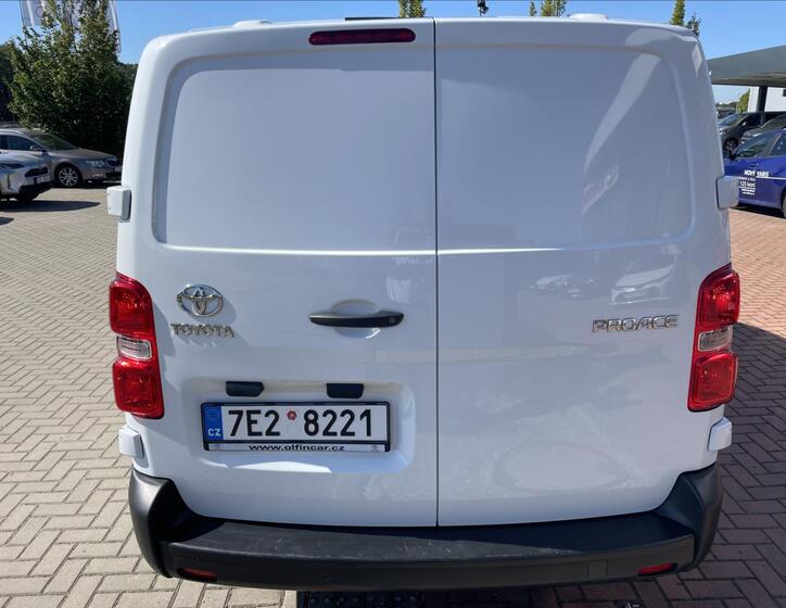 Toyota ProAce 6