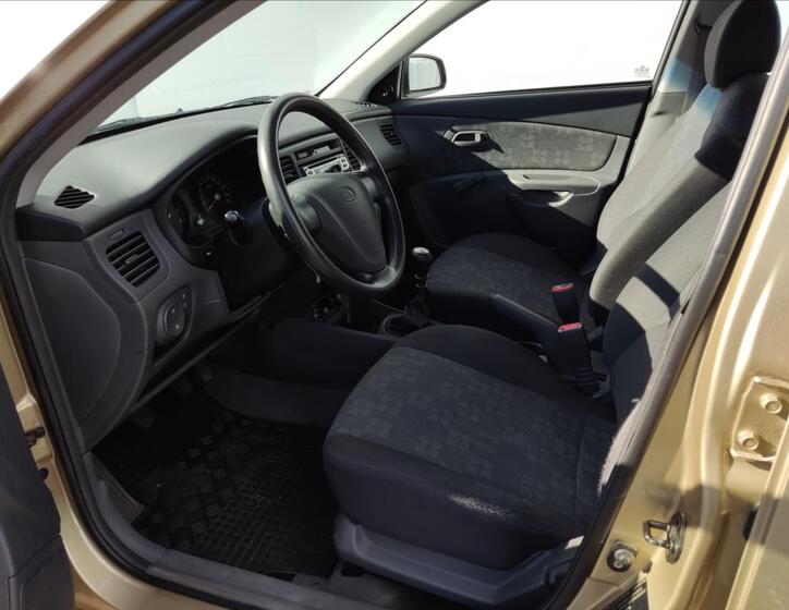 KIA Rio 8