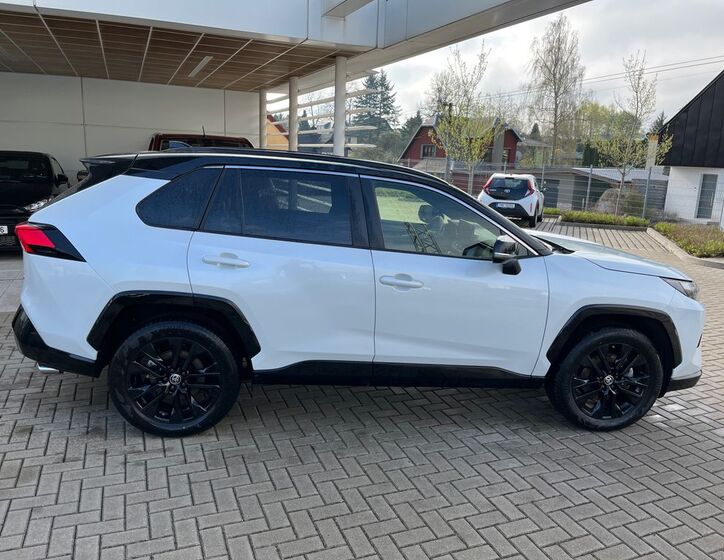 Toyota RAV4 8