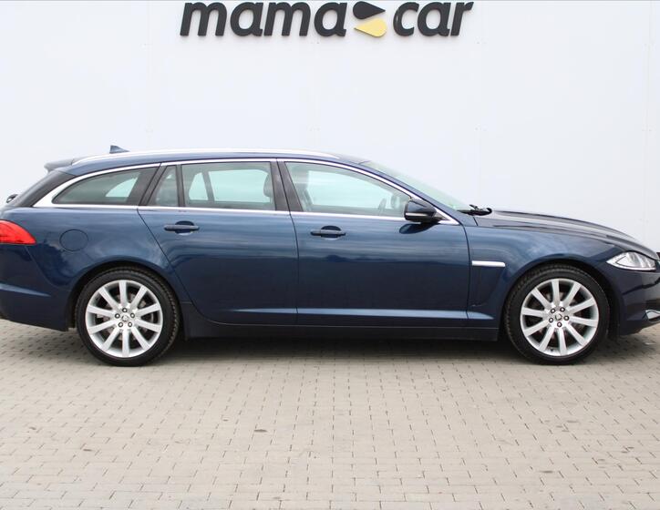 Jaguar XF 8