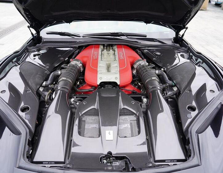 Ferrari 812 17