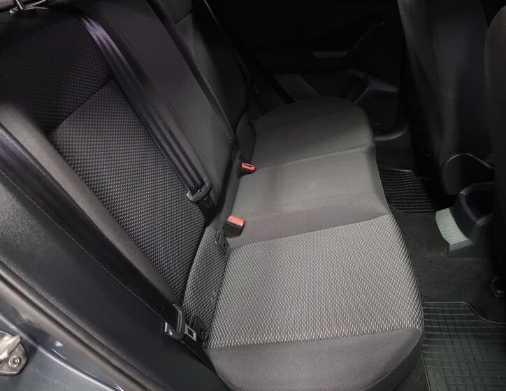Volkswagen T-Roc 13