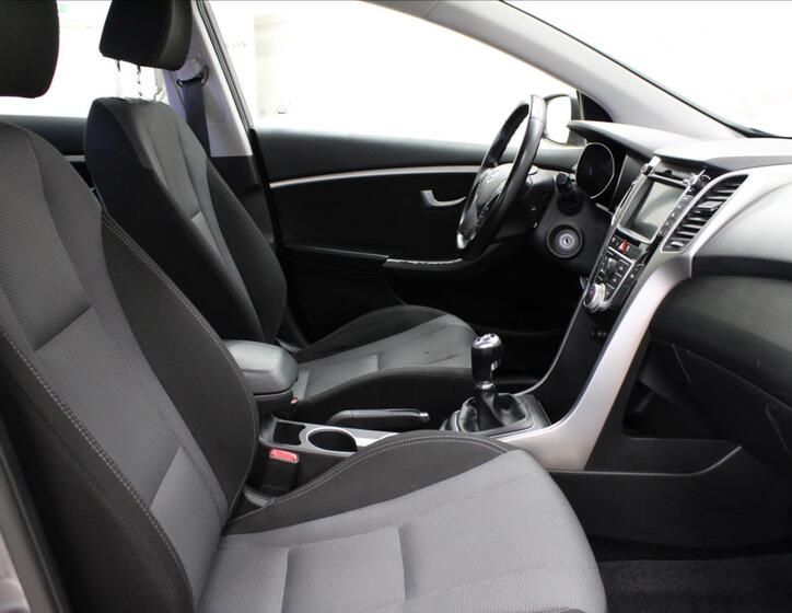 Hyundai i30 12