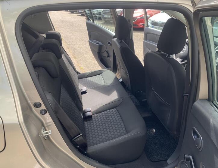 Dacia Sandero 16