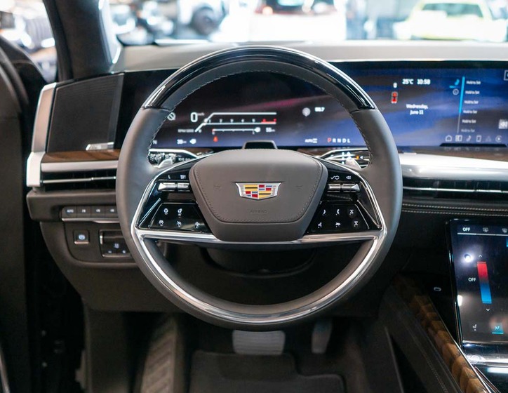 Cadillac Escalade 18
