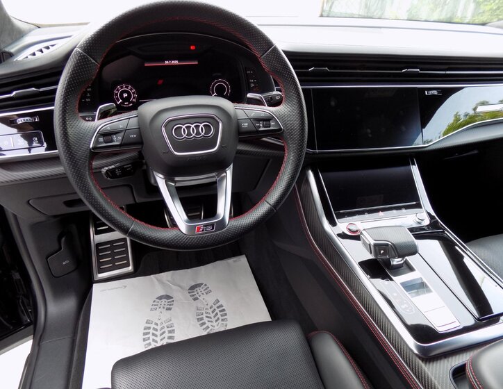 Audi RS Q8 25