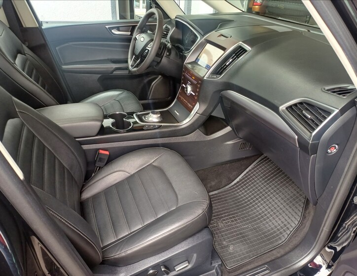 Ford Galaxy 13