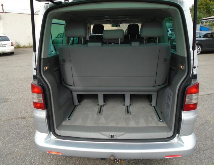 Volkswagen Multivan 11