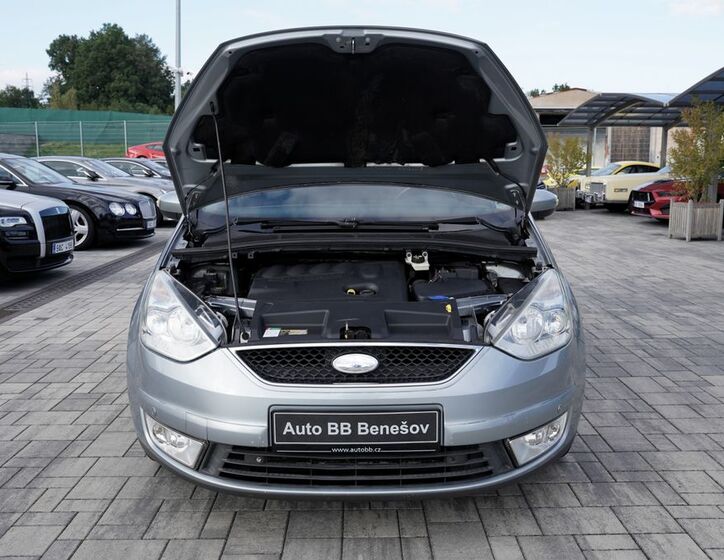 Ford Galaxy 9