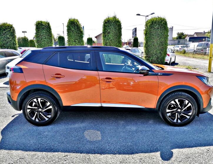 Peugeot 2008 9