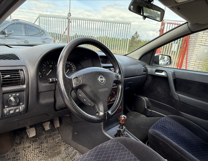 Opel Astra 9