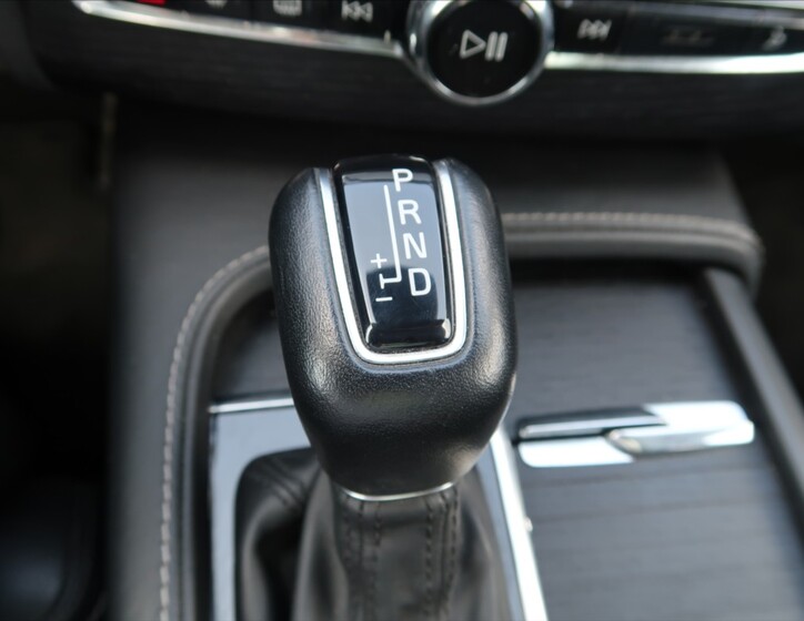 Volvo XC90 30