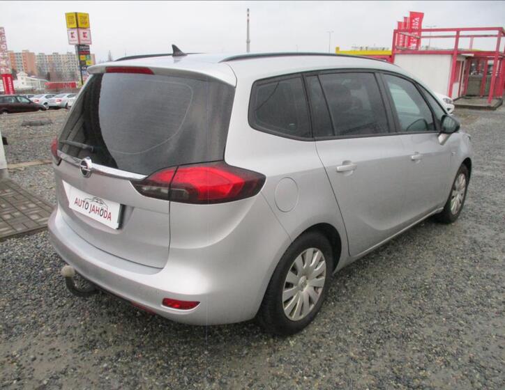 Opel Zafira 5