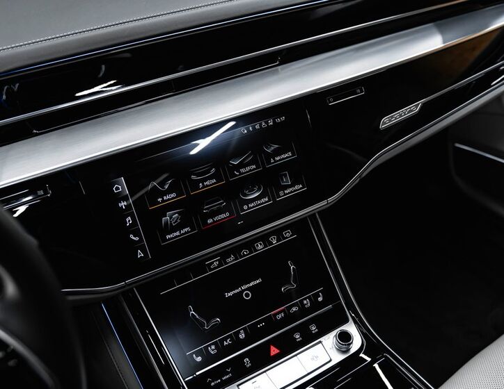 Audi A8 11