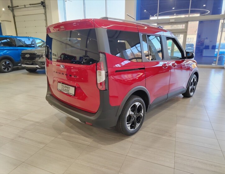 Ford Tourneo Courier 4