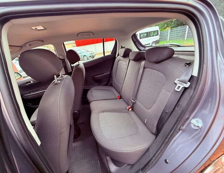 Hyundai i20 10