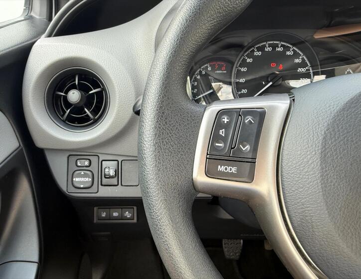 Toyota Yaris 12