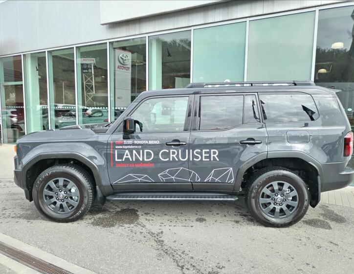 Toyota Land Cruiser 2