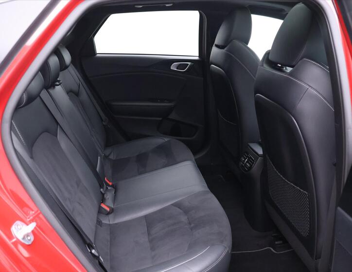 KIA ProCeed 16