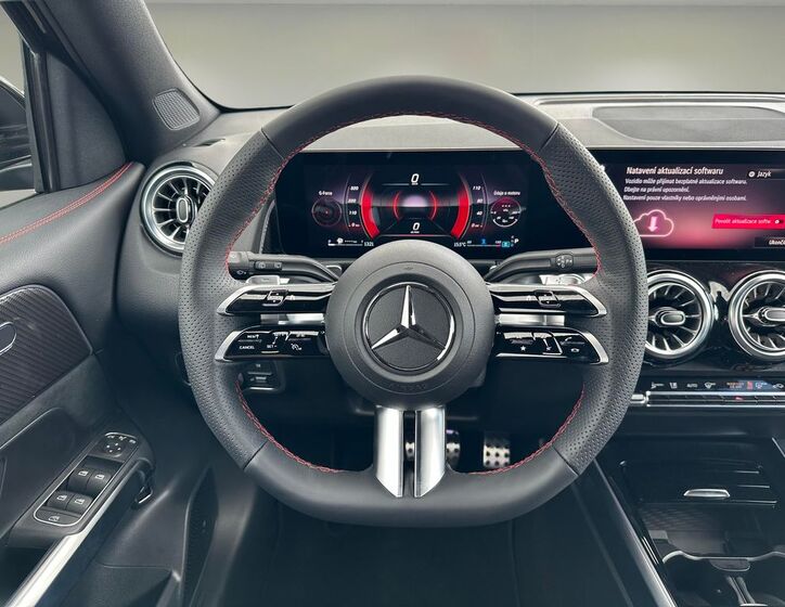 Mercedes-Benz GLB 10
