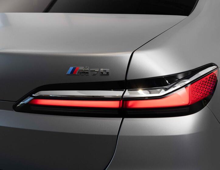 BMW i7 10