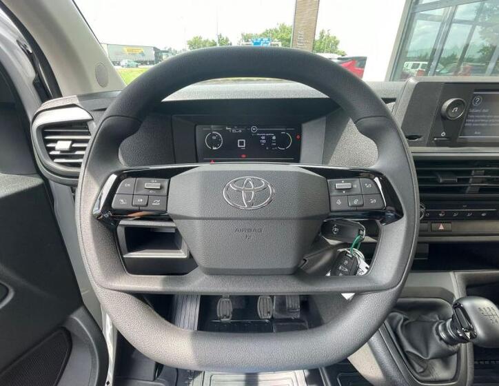 Toyota ProAce 12