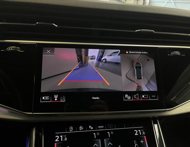 Audi Q8 12