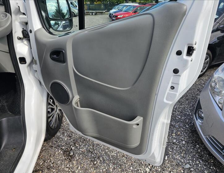 Renault Trafic 19