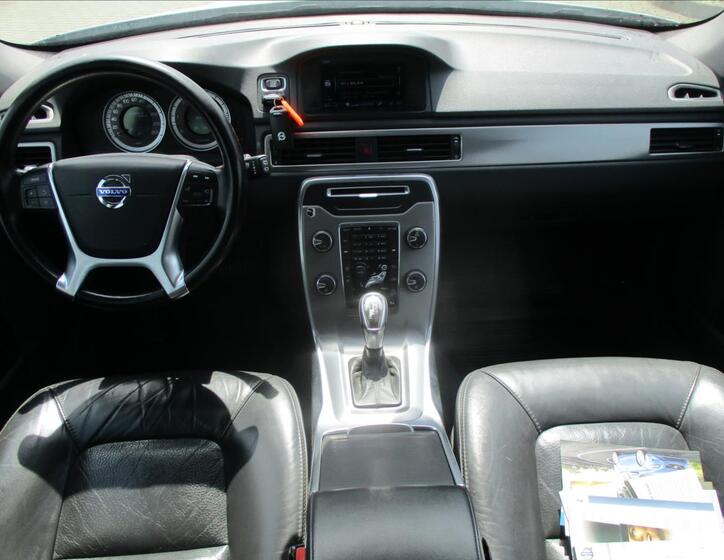 Volvo XC70 12