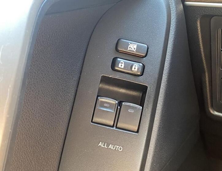 Toyota Land Cruiser 31