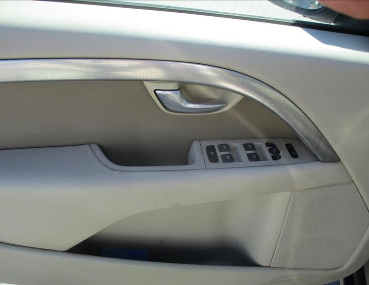 Volvo XC70 18