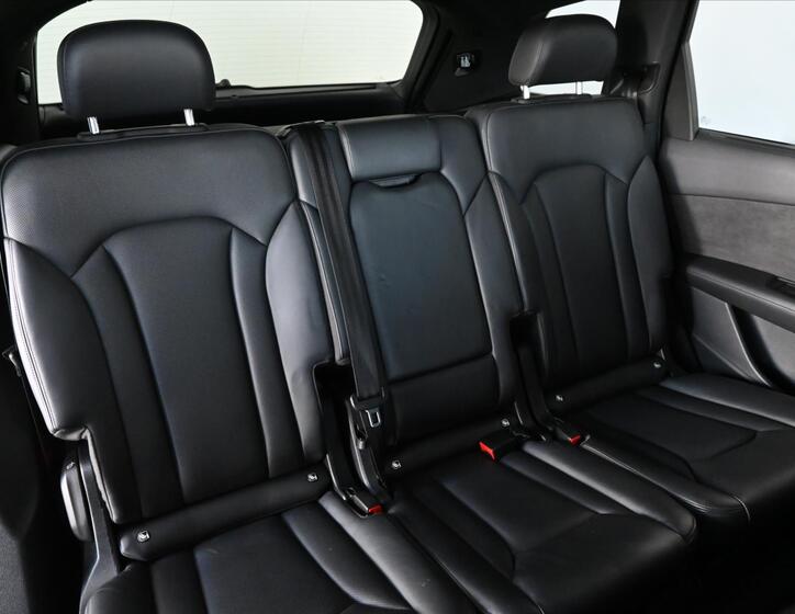 Audi SQ7 34