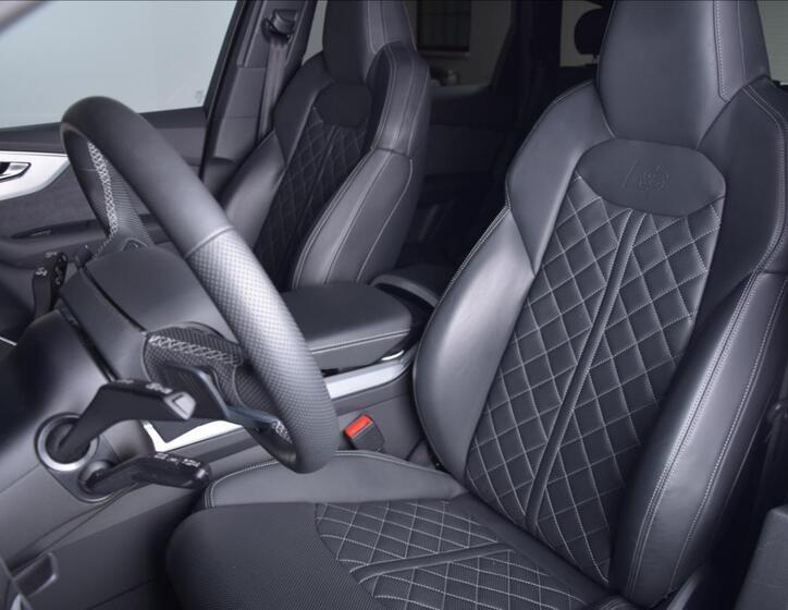 Audi Q7 6