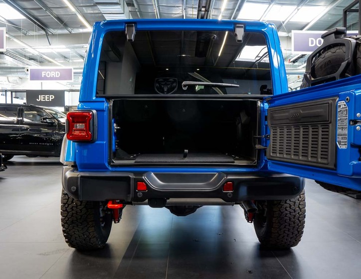 Jeep Wrangler 6
