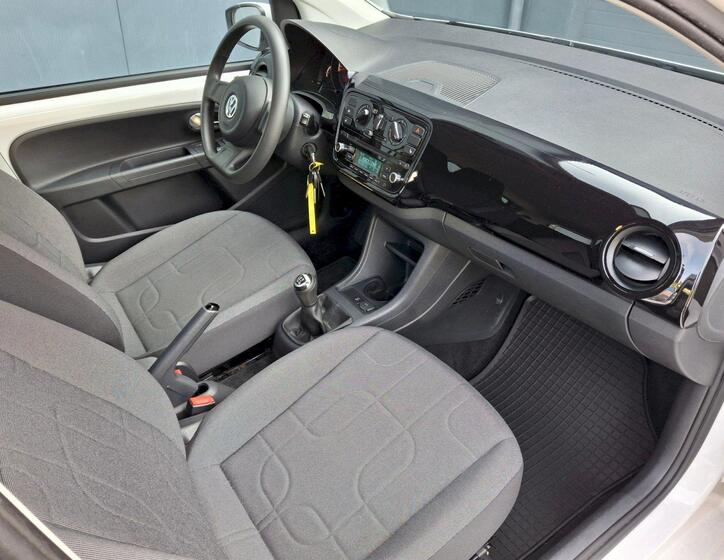 Volkswagen up! 13