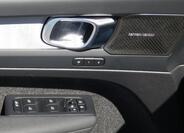 Volvo XC40 9
