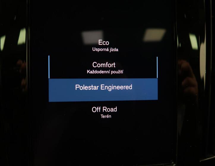 Volvo V90 29