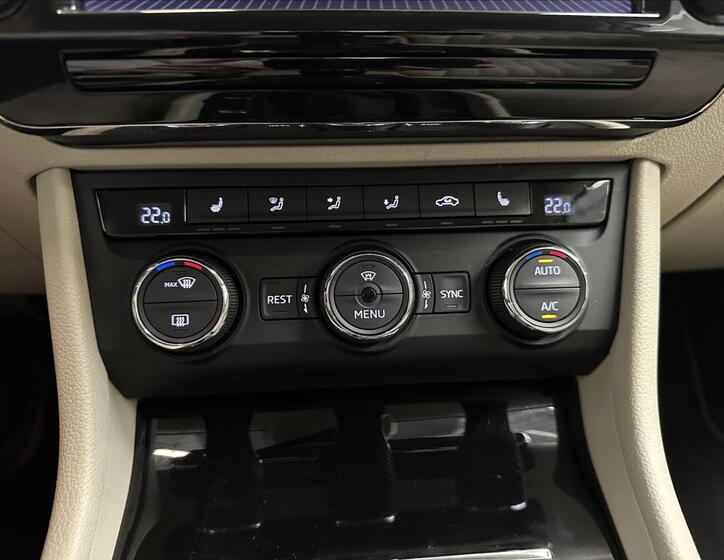 Škoda Superb 12