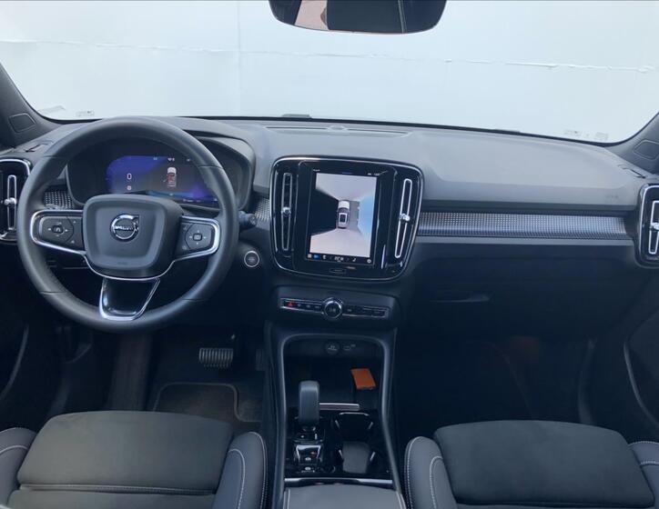 Volvo XC40 6