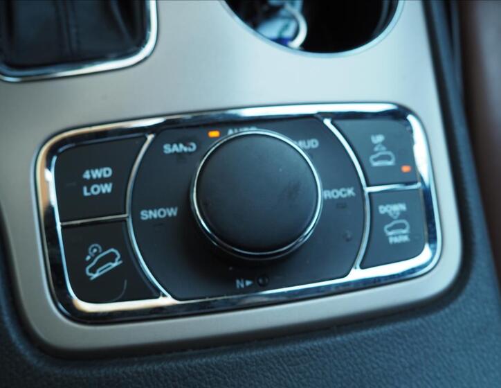 Jeep Grand Cherokee 16
