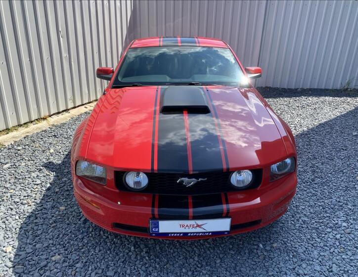 Ford Mustang 6
