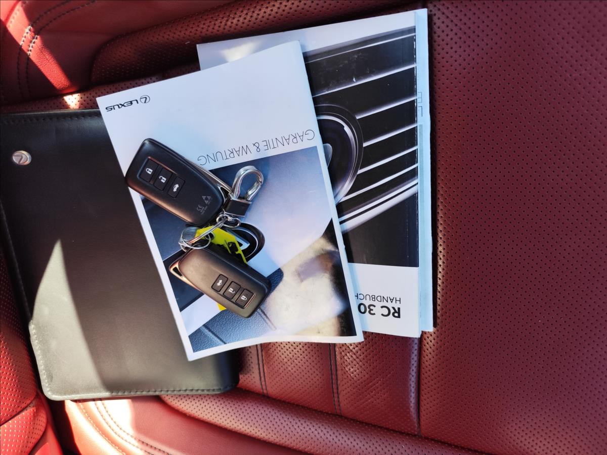 Lexus RC 300h