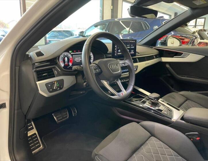Audi S4 8