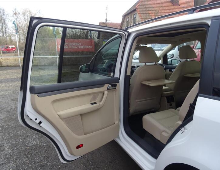 Volkswagen Touran 16