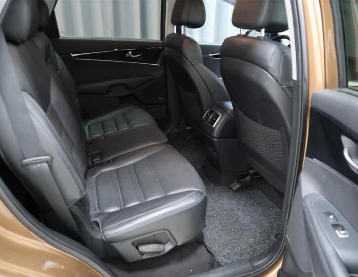 KIA Sorento 10
